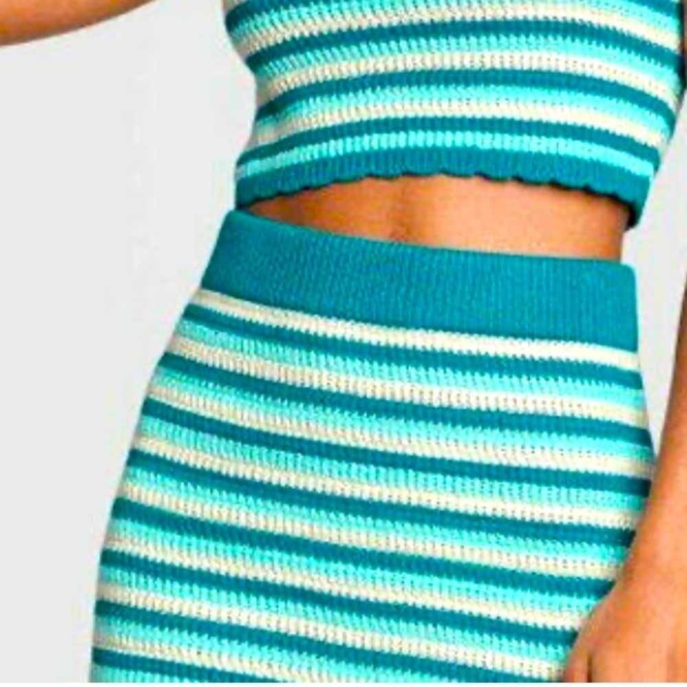 Wild Fable crochet sweater knit skirt, medium. Blue teal stripe multi Worn once.